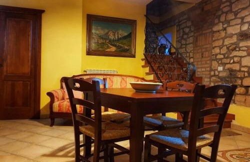 Morcone House | La Taverna