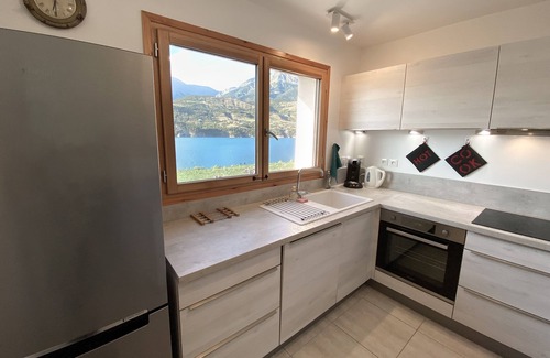 Savines-le-Lac Apartment | La Terrasse au Bord du Lac, vue Panoramique 180 °, Appt 2 ch