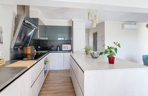 La Redorte Apartment | La Terrasse du Canal - Apartment overlooking the Canal du Midi for 5 people