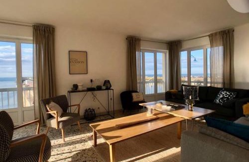 Port-en-Bessin-Huppain House | La Terrasse du Port - Front de Mer - 10 Personnes
