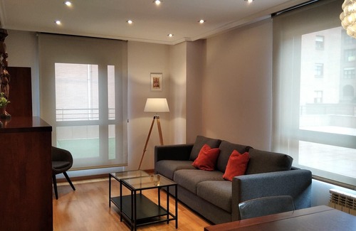 Las Campas y San Claudio Condo | LA Terraza DE LA Florida, 225 Metros