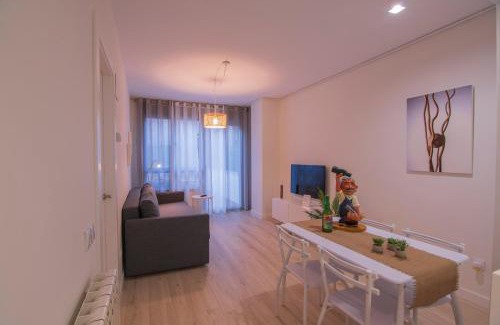San Lazaro y Otero Apartment | LA TERRAZA DE LA VEGA - Ubicación inmejorable , wifi , terraza y parking gratuito