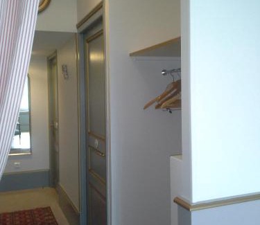 Saint-Trivier-de-Courtes House | La Thebaide
