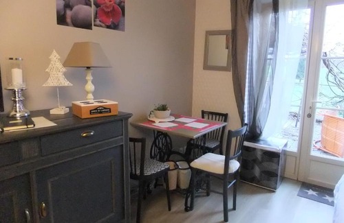 Chalus House | La THIBAUDIERE Glycine