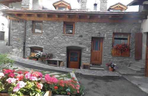 La Thuile House | LA THUILE typical mountain house-70m2 - 2/4 pers. Two bathrooms. Recently refitted