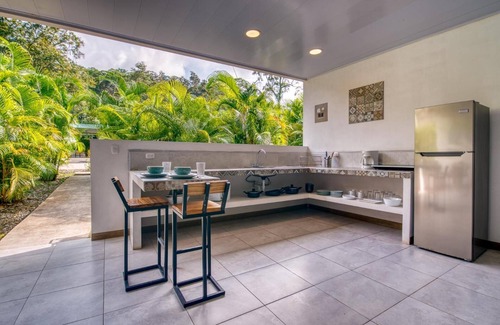 Puerto Viejo de Talamanca Hotel | La Tica y la Gata