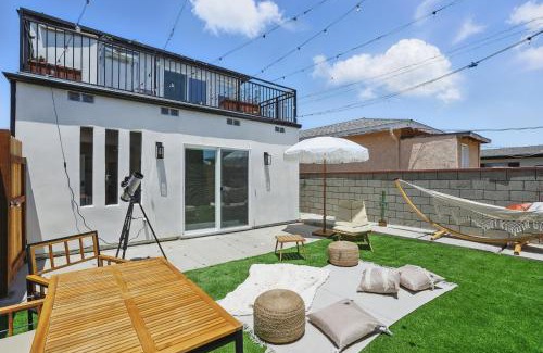 Hawthorne Apartment | La Tierra House 15 Min to Beach Movie Lounge