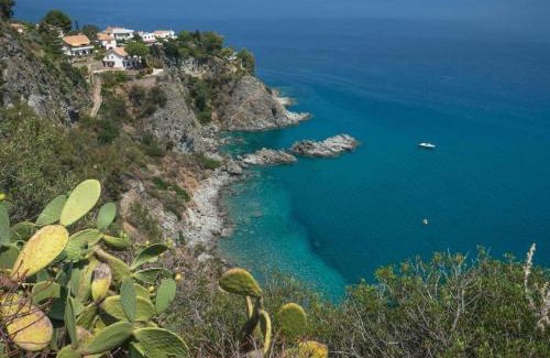 Satriano House | La Timpa house