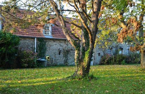 Surville House | La Tireliere, longère bord de mer avec jardin