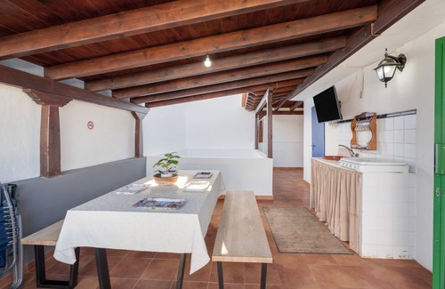 Alcala Apartment | 'La Tosquita' with Shared Terrace and Wi-Fi