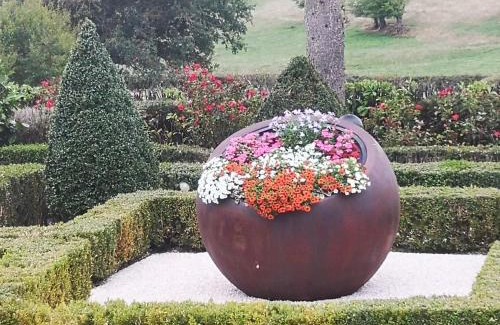Essertenne House | La Tour D'Elaine