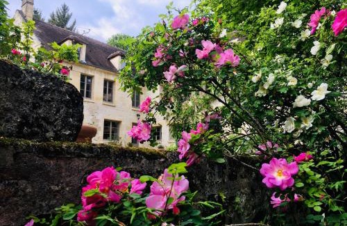Rousseloy Apartment | La Tour de Flandre
