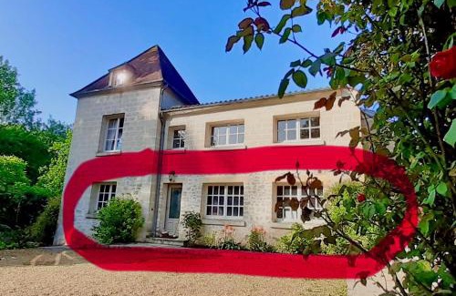 Rousseloy Apartment | La Tour de Flandre