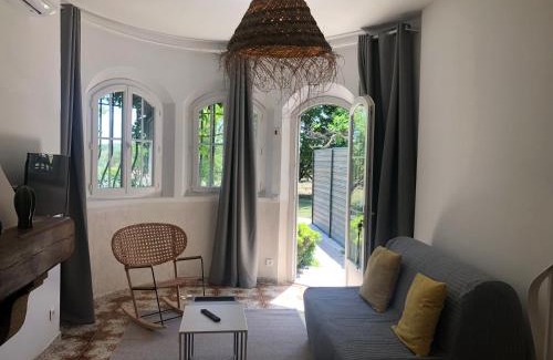 Ventabren House | La Tour- Pigeonnier Provençal - Mas des Sous Bois