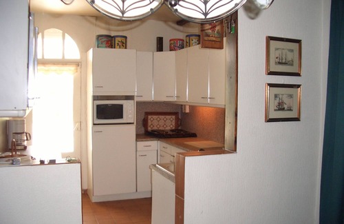 Saulx-les-Chartreux House | La Tour Prends Garde: Large character property with guest house and swimming pool