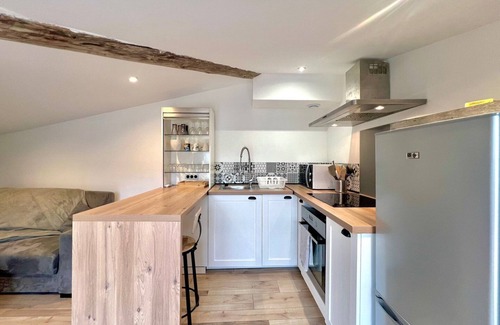 Saint-Genies-de-Malgoires Apartment | La Tropézienne, charm and comfort in the Gard.