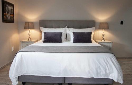 Three Rivers House | La Tranquil