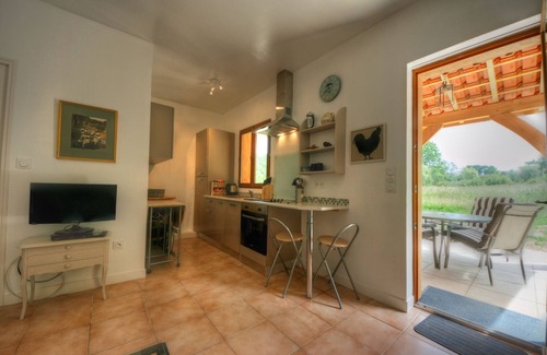 La Chapelle-Aubareil Ski Chalet | La Truite, 2 Bedroomed Chalet with exclusive use of swimming pool, Dordogne