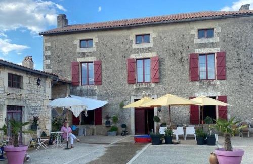 Verteuil-sur-Charente Bed & Breakfast | La Tuilerie