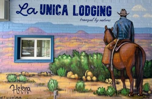 North Austin Civic Association Hotel | La Unica