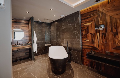 Rio Cuarto Hotel | La Urumpta Hotel, AKEN MIND