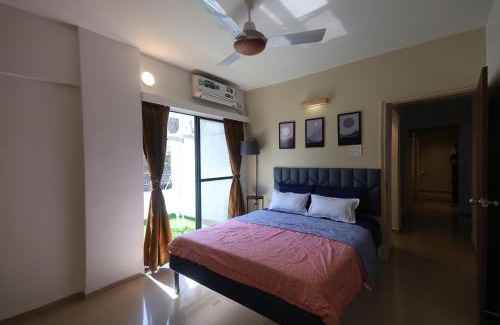 Viman Nagar Apartment | La vaccanza Suite -403