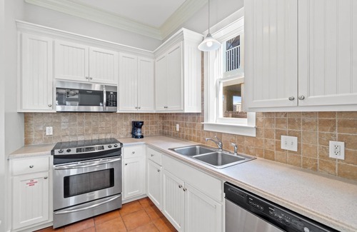 Fort Bay Condo | La Valencia Villa By Panhandle Getaways