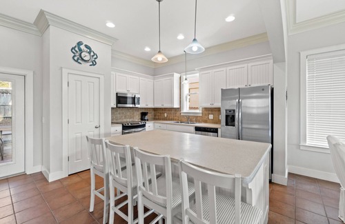 Fort Bay Condo | La Valencia Villa By Panhandle Getaways