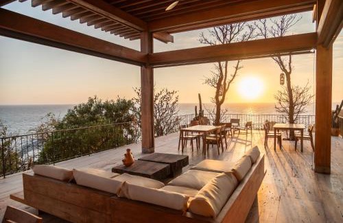 Santa Maria Tonameca Cabin | La Valise Mazunte