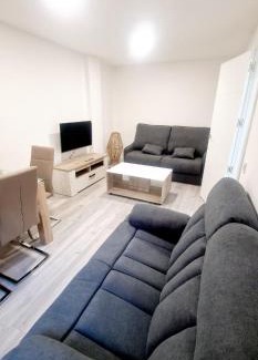 Burgos Apartment | La ventana de San isidro