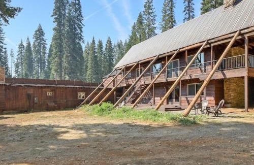 La Porte Cabin | La Veranda