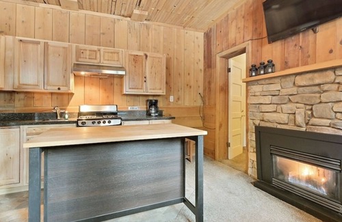La Porte Cabin | La Veranda