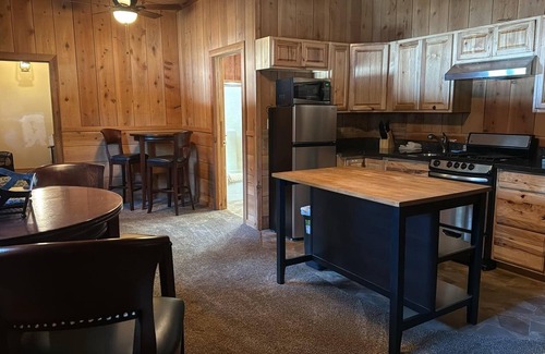 La Porte Cabin | La Veranda