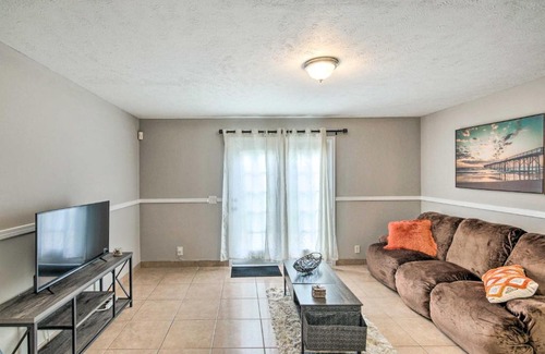 La Vergne House | La Vergne Townhome 22 Mi to Dtwn Nashville!