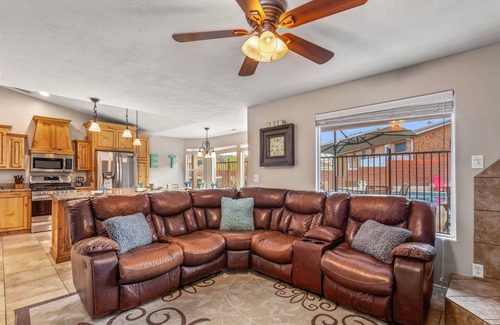 La Verkin House | La Verkin 153 | Private Pool, Spacious Backyard, Game Room, and Near Zion National Park