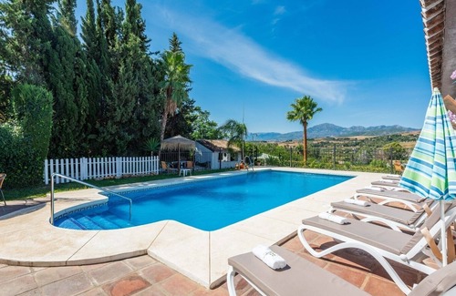 Pizarra Villa | La Viña del Arenal Pizarra by Ruralidays