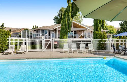 Manson House | La Via Bella Retreat by the Lake