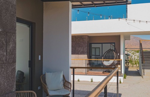 Valle de Guadalupe Cabin | La Vid Urbana - Blue Sky