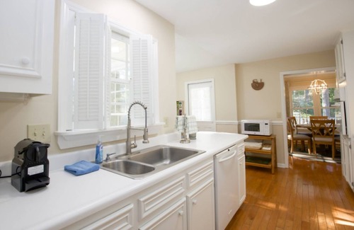 Pinehurst Cottage | La-Vie #4. Charming cottage less than 1 mile to the Village of Pinehurst