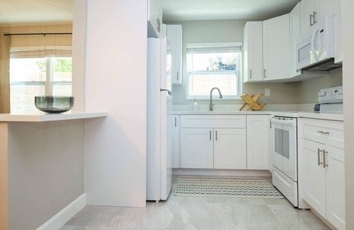 Coral Way House | La Vie Boheme 2, Cozy, Near Coconut Grove
