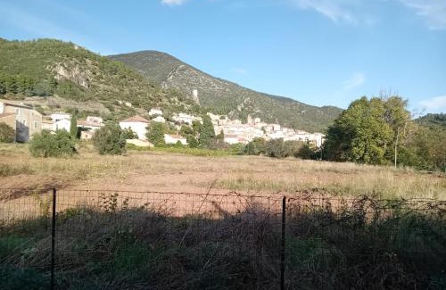 Roquebrun House | La vie en rose, a room with a view!