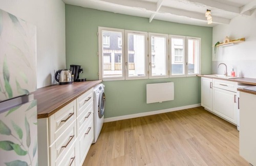 Barentin Apartment | La Vie en Rose - FREE Household Cleaning - Netflix/Prime/Disney + included