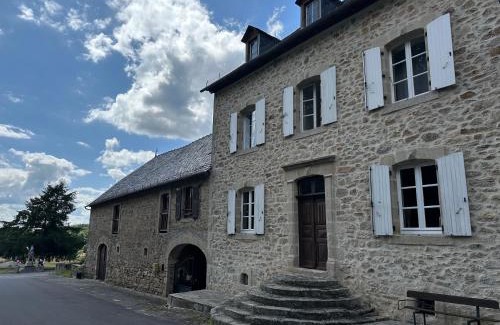 Saint-Geniez-o-Merle Other | LA VIEILLE AUBERGE