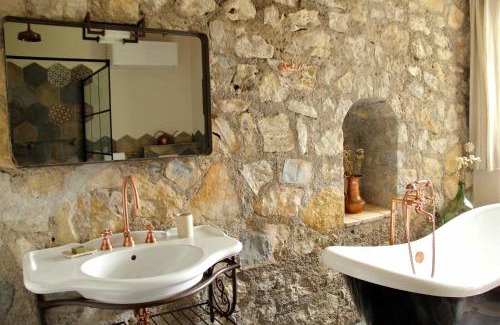Saint-Jacques House | La Vieille Ferme de Grasse