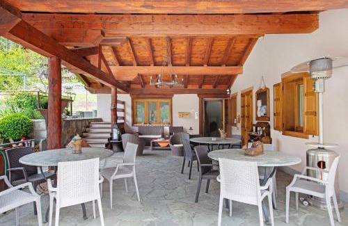 Saint-Leonard House | La Vieille Cloche