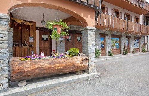 Saint-Leonard House | La Vieille Cloche