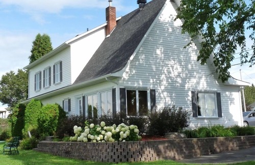 Alma House | La Vieille Maison de Xavier