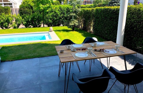 Weil am Rhein Apartment | La Vigna - Living - with exclusive outdoor pool and sauna