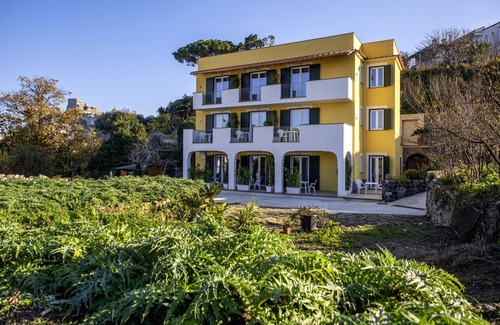 Ischia Porto Apartment | La Vigna Rooms