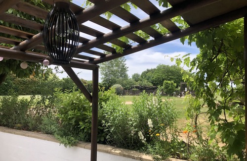 Hanc House | La Vigne- Beautiful 2 bed converted barn with shared Swimming Pool.